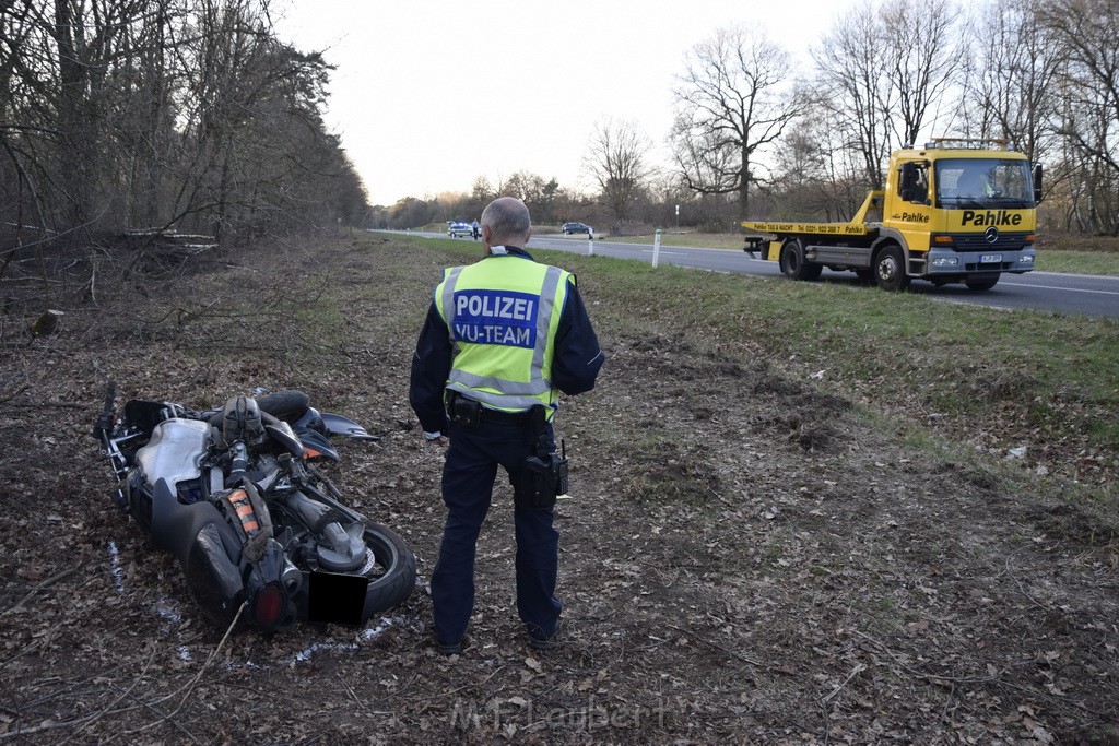 Schwerer VU Krad Fahrrad Koeln Porz Alte Koelnerstr P234.JPG - Miklos Laubert